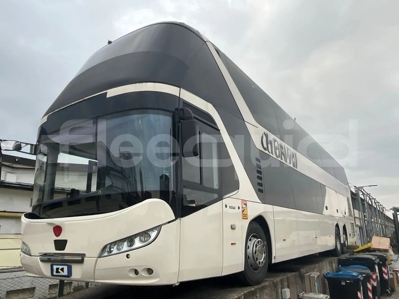 Neoplan Skyliner - אוטובוס דו-קומתי: תמונה 4 Neoplan Skyliner - אוטובוס דו-קומתי: תמונה 4