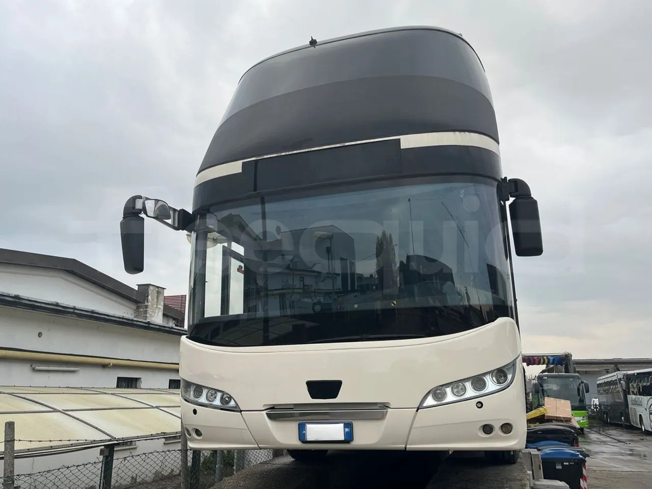 Neoplan Skyliner - אוטובוס דו-קומתי: תמונה 2 Neoplan Skyliner - אוטובוס דו-קומתי: תמונה 2
