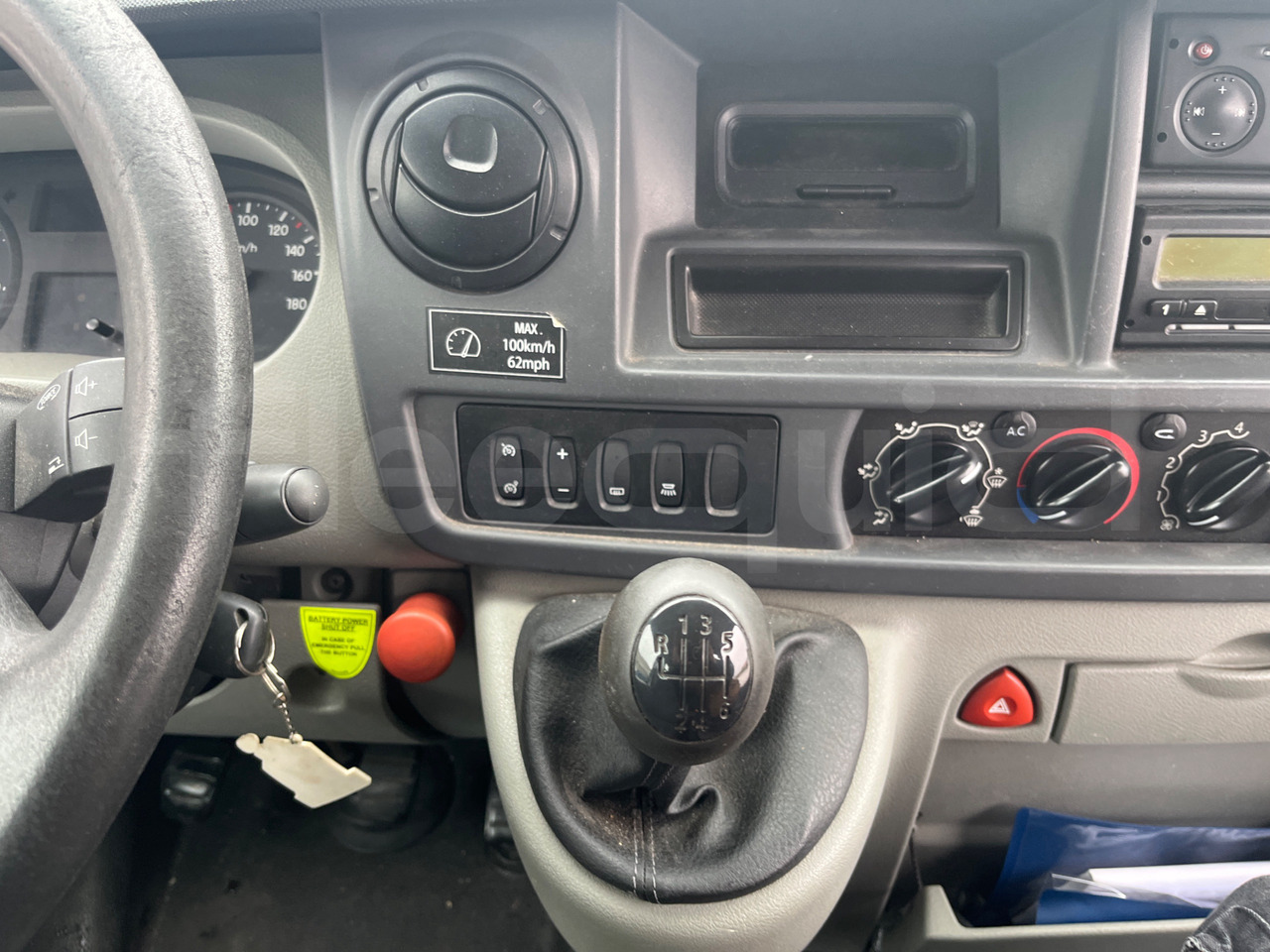 Nissan Interstar - מיניבוס, כלי רכב מסחרי לנוסעים: תמונה 2 Nissan Interstar - מיניבוס, כלי רכב מסחרי לנוסעים: תמונה 2
