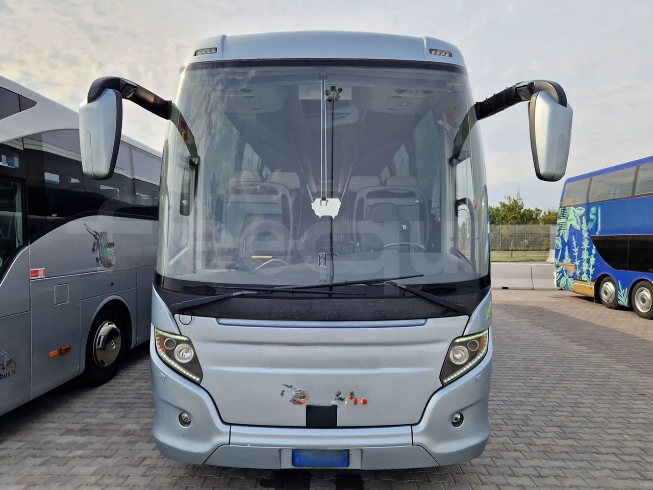 Scania Touring HD - אוטובוס בין עירוני: תמונה 2 Scania Touring HD - אוטובוס בין עירוני: תמונה 2