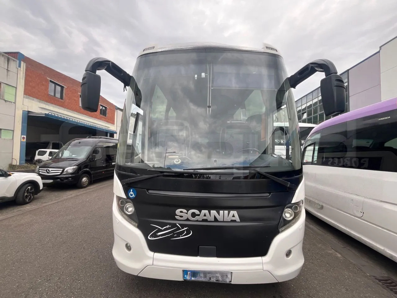 Scania Touring HD - אוטובוס בין עירוני: תמונה 2 Scania Touring HD - אוטובוס בין עירוני: תמונה 2