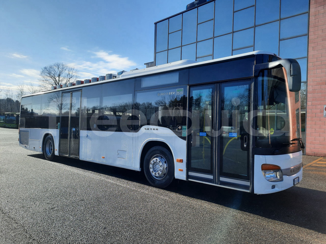 Setra S415 - אוטובוס פרברים: תמונה 1 Setra S415 - אוטובוס פרברים: תמונה 1