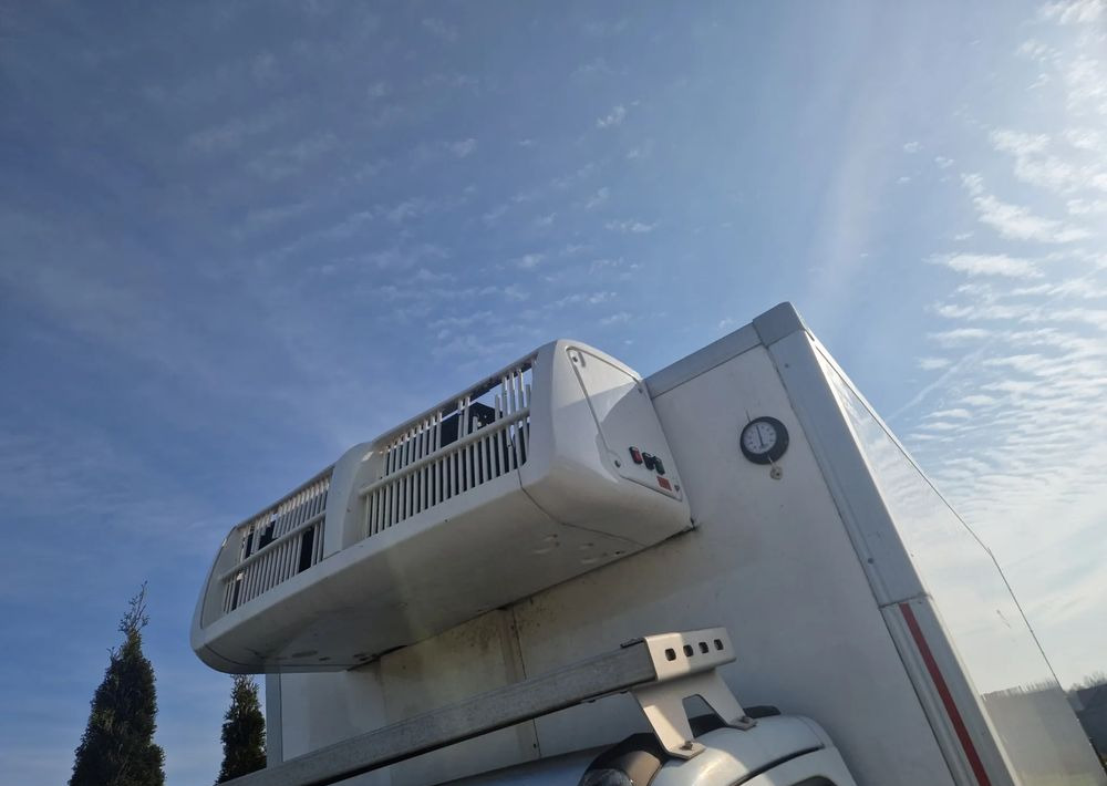 Chłodnia Mroźnia kontener 4.5m , 2 komory, dodatkowe zasilanie, boczne drzwi - גוף החלפה למקרר: תמונה 3 Chłodnia Mroźnia kontener 4.5m , 2 komory, dodatkowe zasilanie, boczne drzwi - גוף החלפה למקרר: תמונה 3