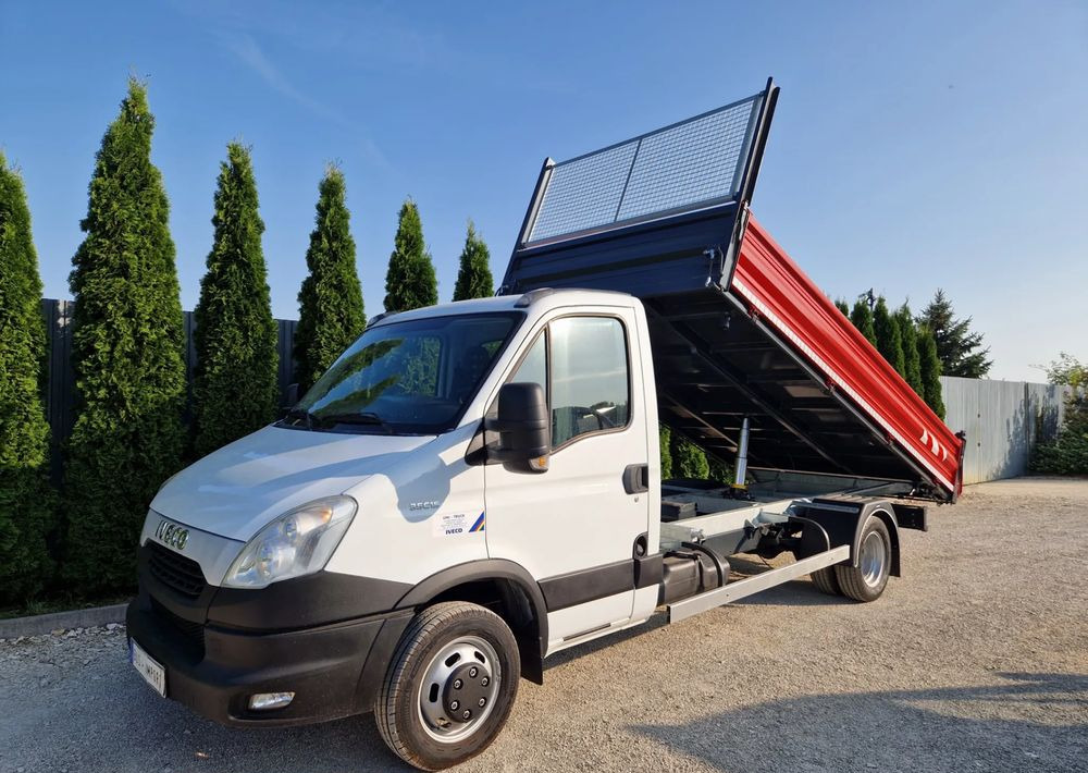Iveco 35C15 3.0 - כלי רכב מסחרי מזהיר: תמונה 1 Iveco 35C15 3.0 - כלי רכב מסחרי מזהיר: תמונה 1