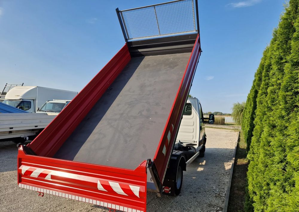 Iveco 35C15 3.0 - כלי רכב מסחרי מזהיר: תמונה 4 Iveco 35C15 3.0 - כלי רכב מסחרי מזהיר: תמונה 4