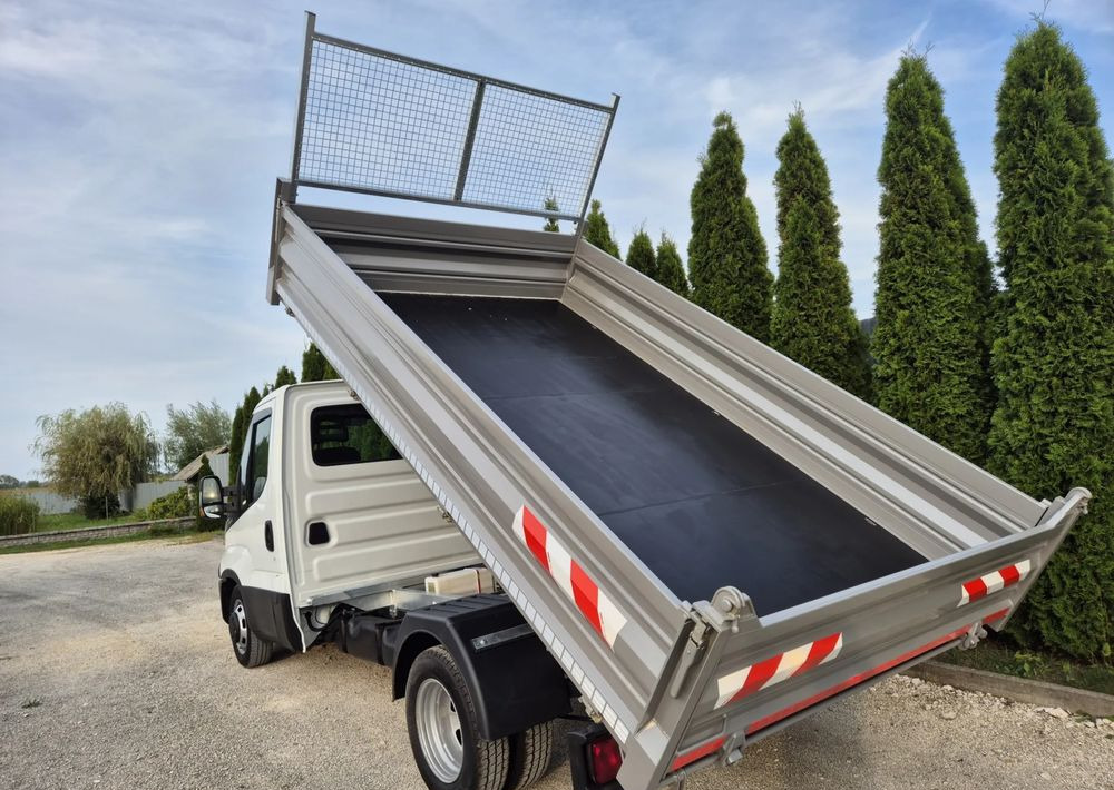 Iveco 35C15 3.0 - כלי רכב מסחרי מזהיר: תמונה 3 Iveco 35C15 3.0 - כלי רכב מסחרי מזהיר: תמונה 3