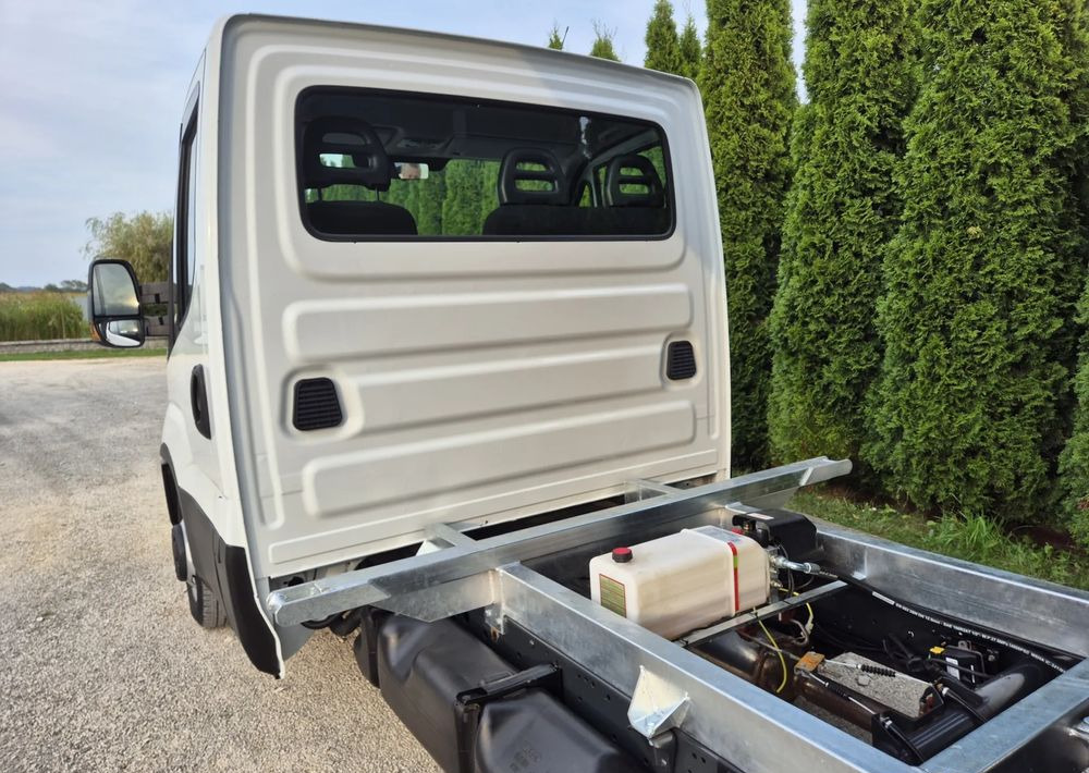 Iveco 35C15 3.0 - כלי רכב מסחרי מזהיר: תמונה 4 Iveco 35C15 3.0 - כלי רכב מסחרי מזהיר: תמונה 4
