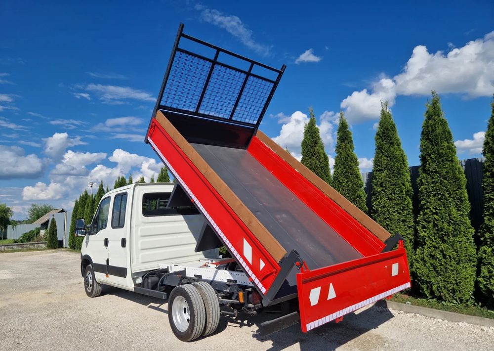 Iveco 35c15 - כלי רכב מסחרי מזהיר: תמונה 3 Iveco 35c15 - כלי רכב מסחרי מזהיר: תמונה 3