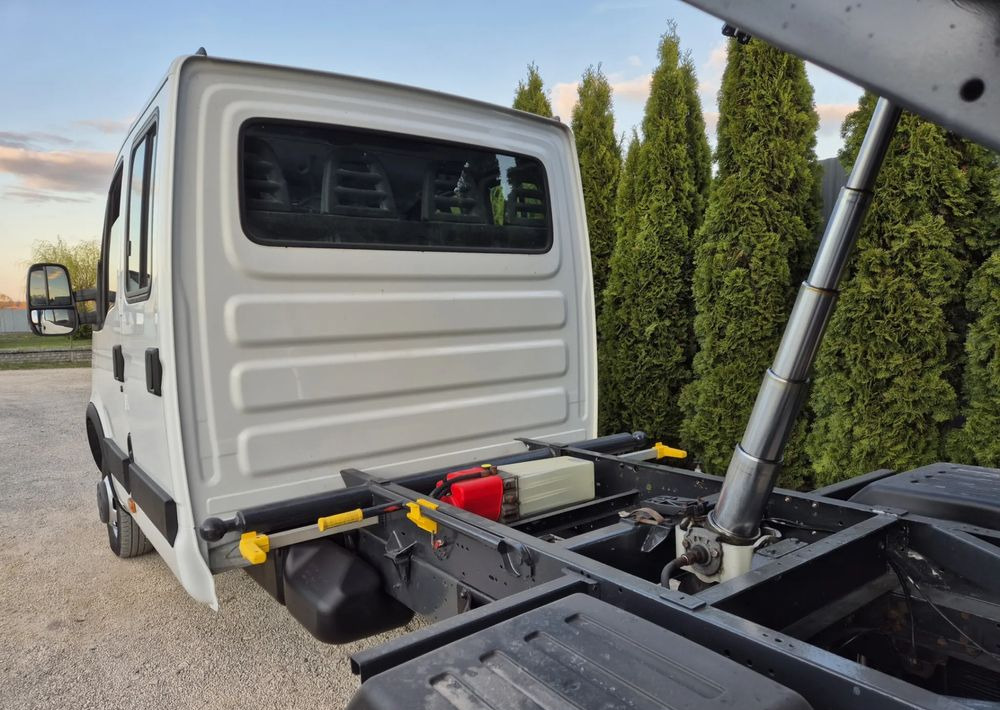 Iveco 50c15 3.0 150KM Brygadówka - כלי רכב מסחרי מזהיר: תמונה 4 Iveco 50c15 3.0 150KM Brygadówka - כלי רכב מסחרי מזהיר: תמונה 4