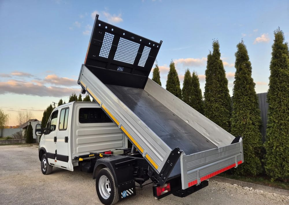 Iveco 50c15 3.0 150KM Brygadówka - כלי רכב מסחרי מזהיר: תמונה 3 Iveco 50c15 3.0 150KM Brygadówka - כלי רכב מסחרי מזהיר: תמונה 3