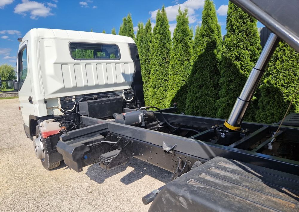 Mitsubishi Canter 7c15 3.0 150KM - כלי רכב מסחרי מזהיר: תמונה 5 Mitsubishi Canter 7c15 3.0 150KM - כלי רכב מסחרי מזהיר: תמונה 5