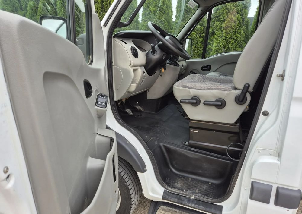 Renault Mascott 3.0Dxi - כלי רכב מסחרי מזהיר: תמונה 4 Renault Mascott 3.0Dxi - כלי רכב מסחרי מזהיר: תמונה 4