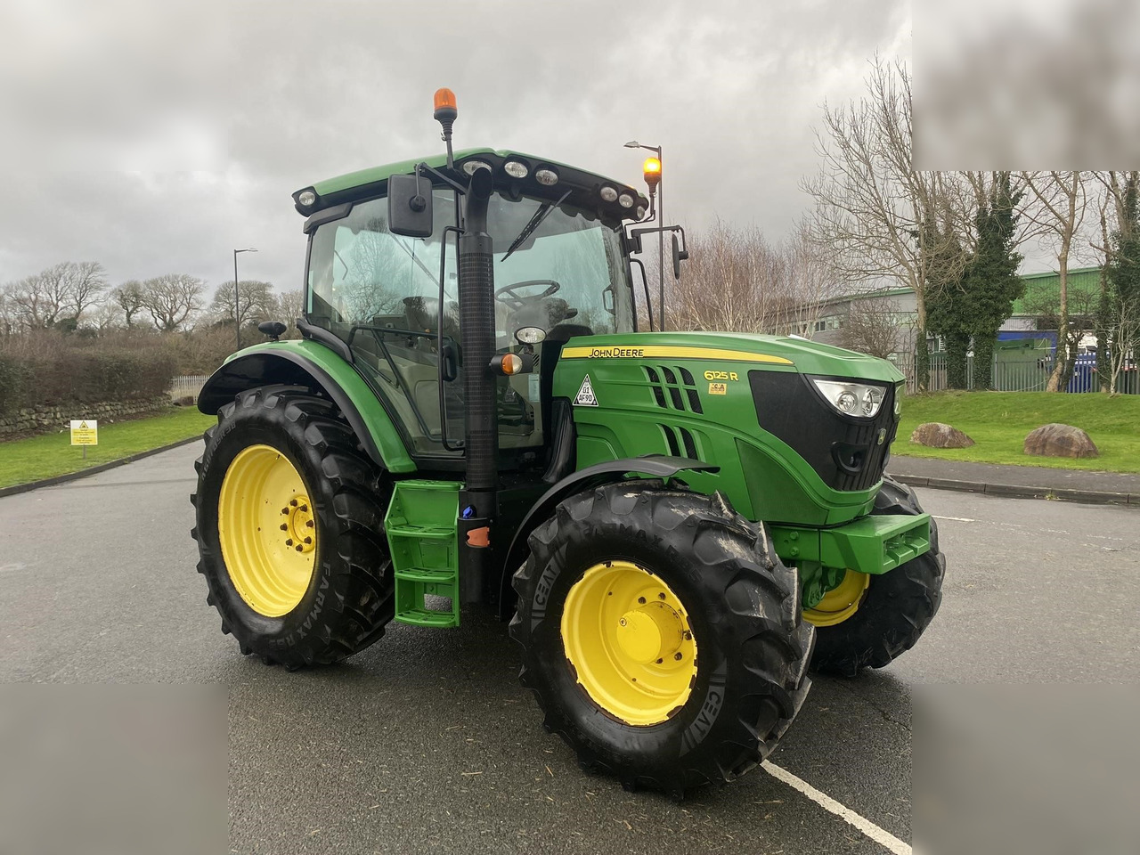 2012 JOHN DEERE 6125R - טרקטור חקלאי: תמונה 1 2012 JOHN DEERE 6125R - טרקטור חקלאי: תמונה 1