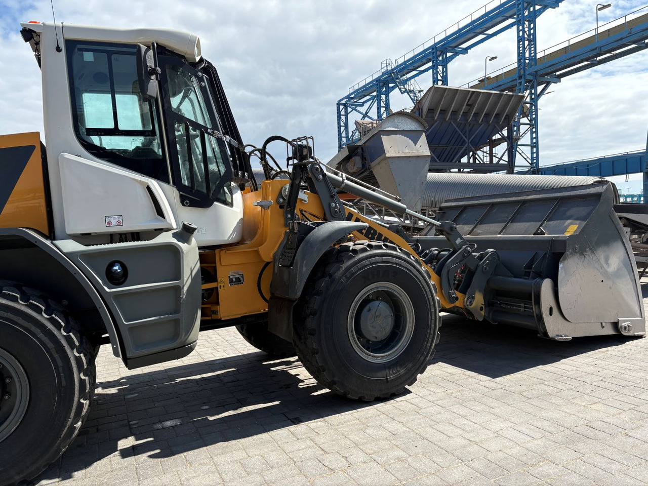 LIEBHERR L538 - מעמיס גלגלים: תמונה 2 LIEBHERR L538 - מעמיס גלגלים: תמונה 2