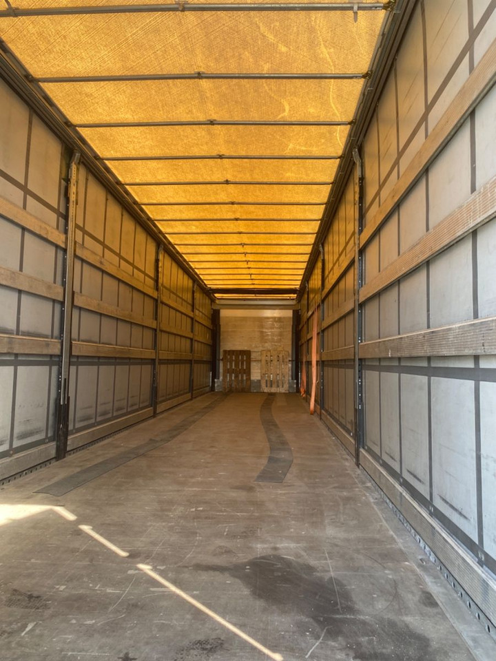 Schmitz Cargobull SCS 24/ Tautliner/Liftachse/Alufelgen/Pal.Kasten - סמיטריילר עם וילונות צד: תמונה 4 Schmitz Cargobull SCS 24/ Tautliner/Liftachse/Alufelgen/Pal.Kasten - סמיטריילר עם וילונות צד: תמונה 4