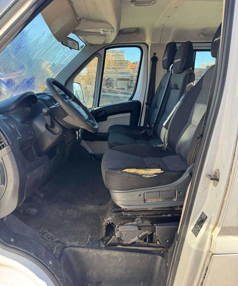 כלי רכב מסחרי עם לוח Fiat Ducato: תמונה 10 כלי רכב מסחרי עם לוח Fiat Ducato: תמונה 10