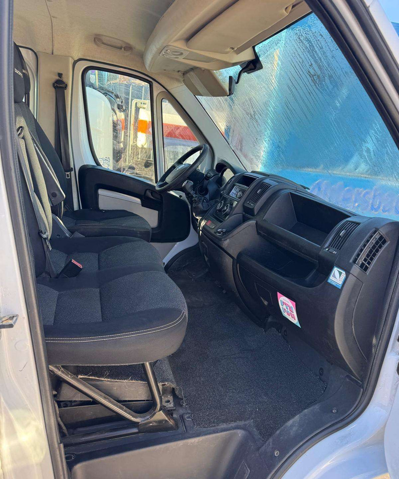 Fiat Ducato - כלי רכב מסחרי עם לוח: תמונה 3 Fiat Ducato - כלי רכב מסחרי עם לוח: תמונה 3