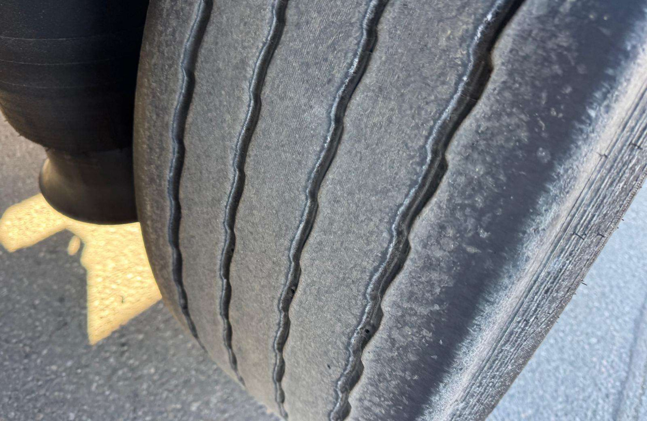 Krone Standart - סמיטריילר בתיבה סגורה: תמונה 4 Krone Standart - סמיטריילר בתיבה סגורה: תמונה 4