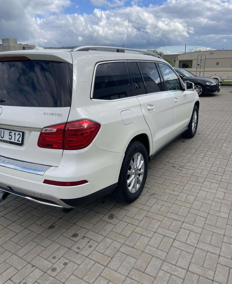 Mercedes-Benz GL350 - SUV: תמונה 3 Mercedes-Benz GL350 - SUV: תמונה 3
