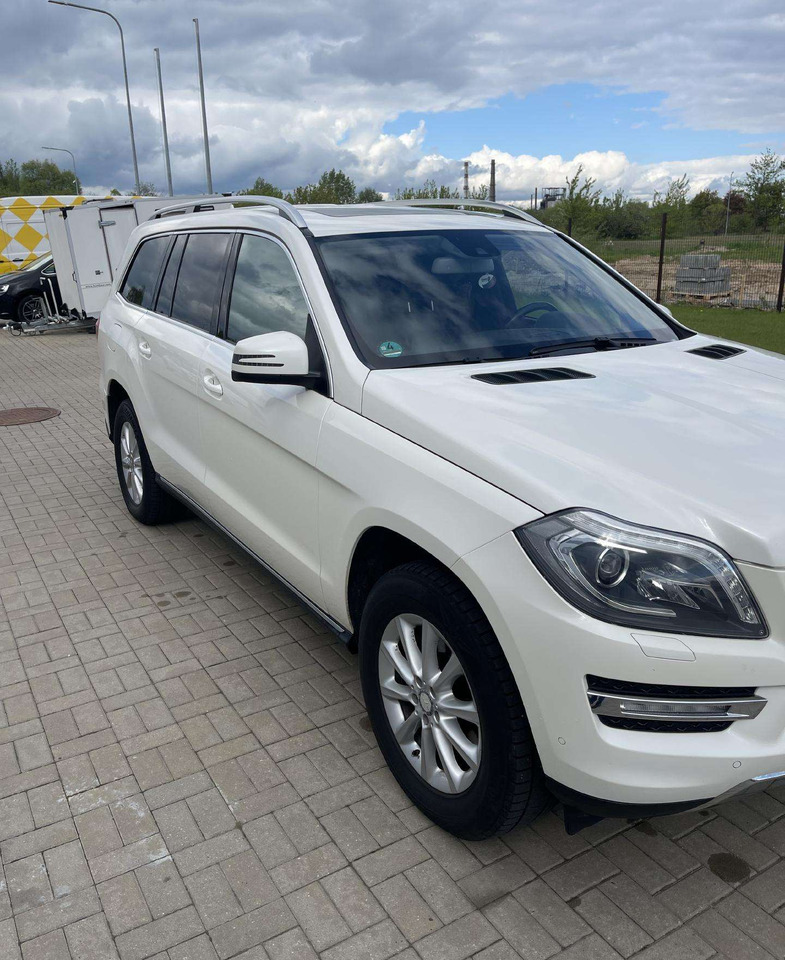 Mercedes-Benz GL350 - SUV: תמונה 2 Mercedes-Benz GL350 - SUV: תמונה 2
