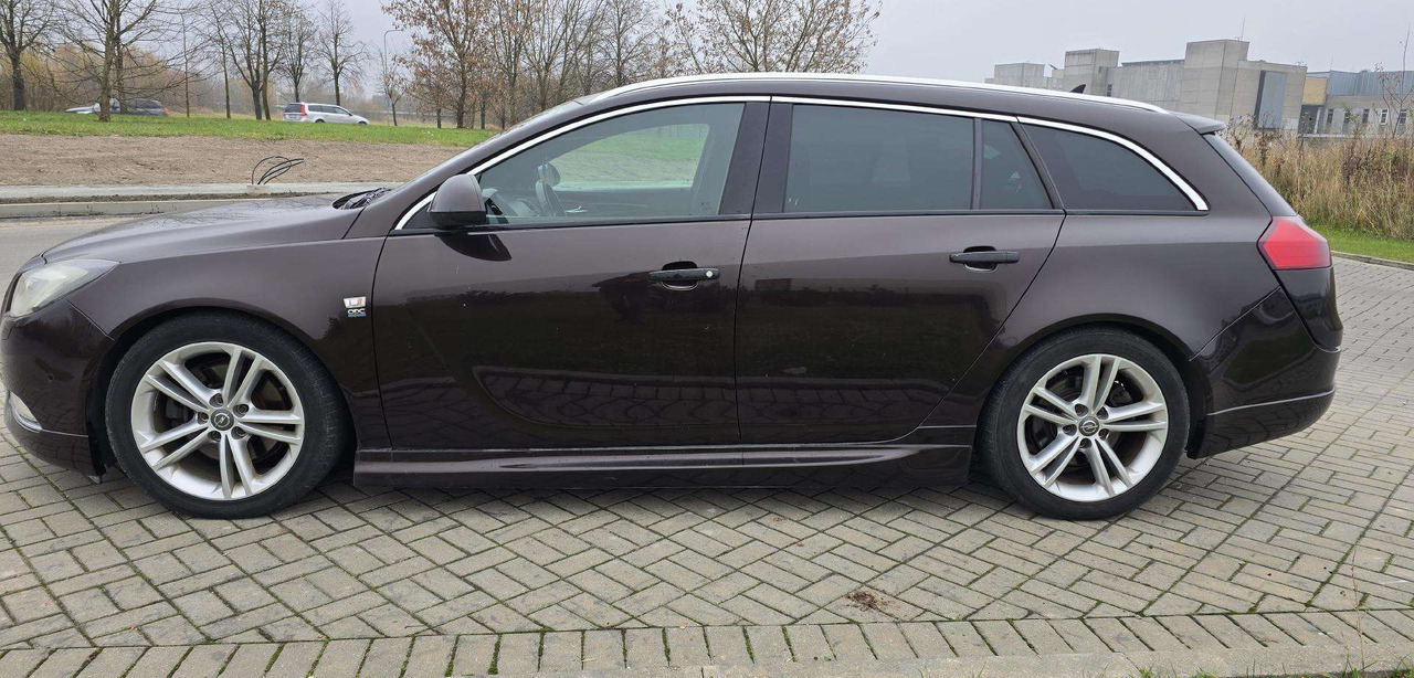 Opel Insignia - רכב סטיישן: תמונה 3 Opel Insignia - רכב סטיישן: תמונה 3