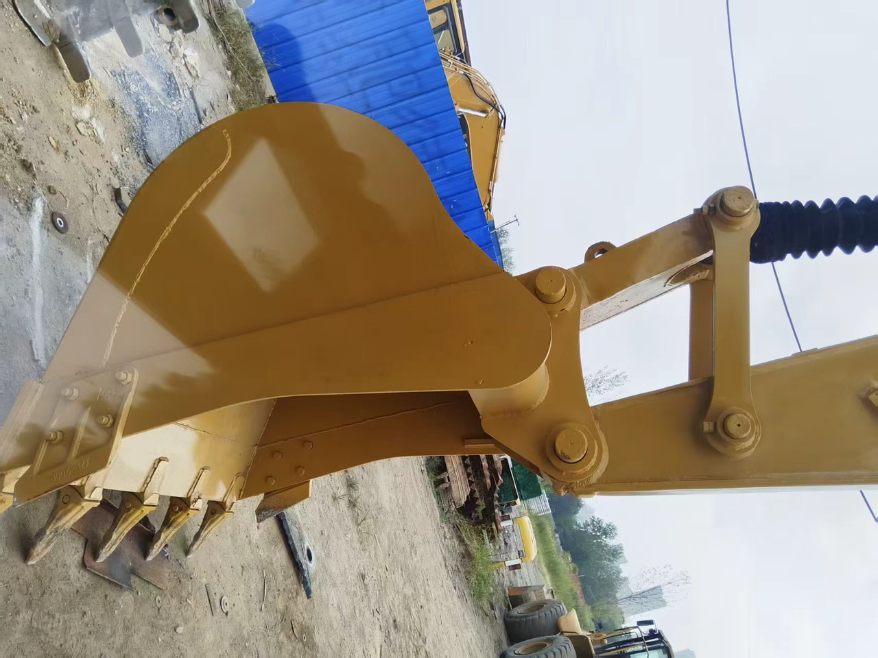 CATERPILLAR 330DL good condition 2024 30 ton excavator for sale - מחפר סורק: תמונה 2 CATERPILLAR 330DL good condition 2024 30 ton excavator for sale - מחפר סורק: תמונה 2
