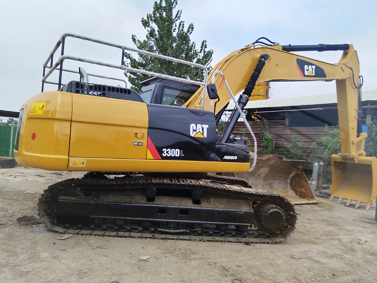 CATERPILLAR 330DL good condition 2024 30 ton excavator for sale - מחפר סורק: תמונה 1 CATERPILLAR 330DL good condition 2024 30 ton excavator for sale - מחפר סורק: תמונה 1