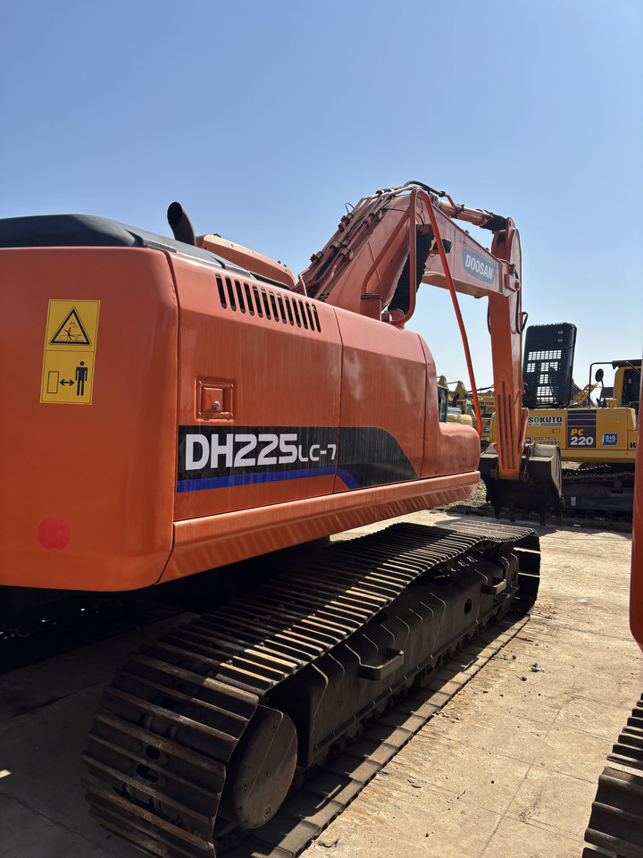 DOOSAN dh225 hot sale used excavator in stock - מחפר סורק: תמונה 1 DOOSAN dh225 hot sale used excavator in stock - מחפר סורק: תמונה 1