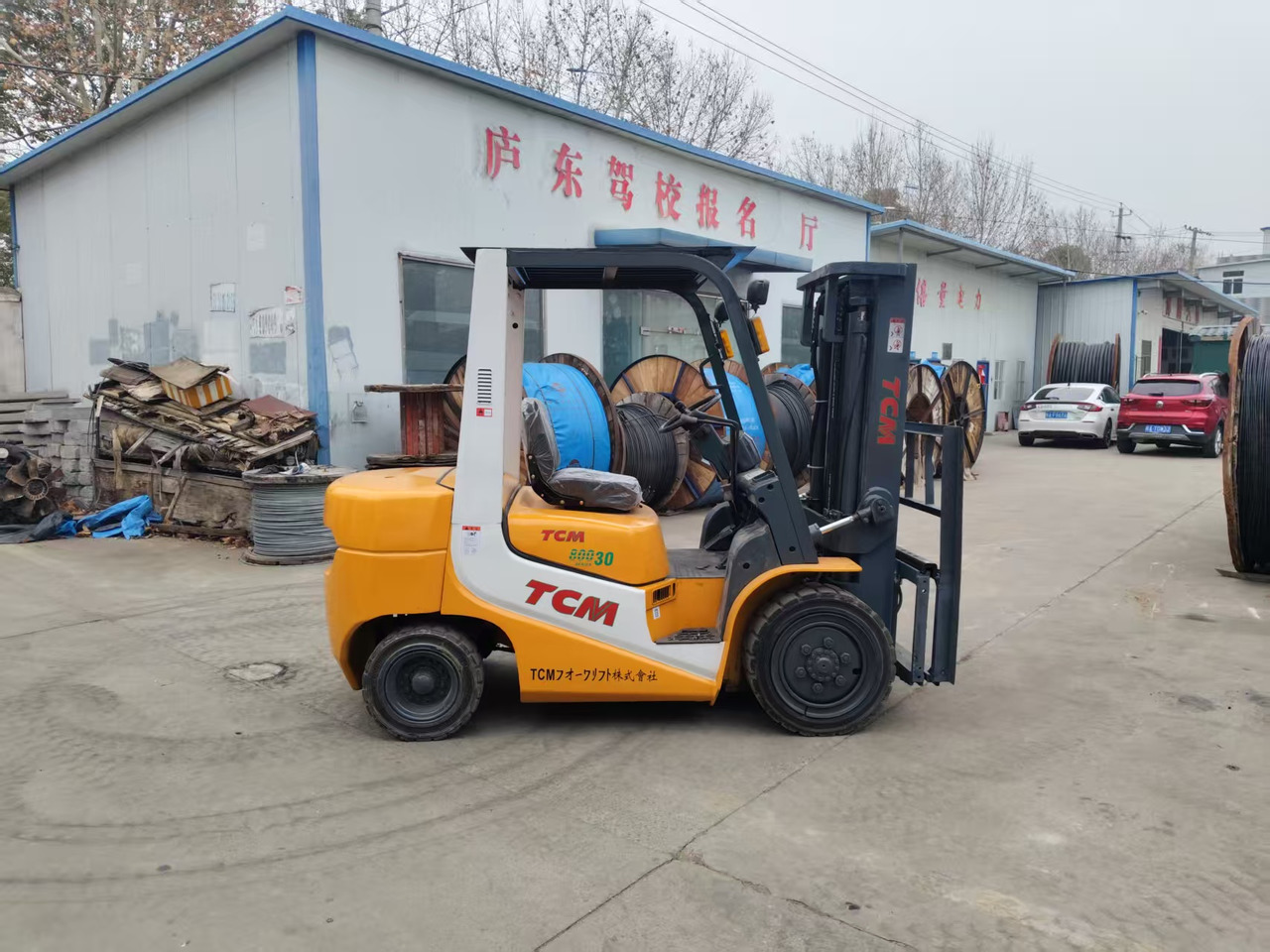 TCM FD30 Japan brand used 3 ton 4.5m diesel forklift Customizable mast clamps - מלגזת סולר: תמונה 3 TCM FD30 Japan brand used 3 ton 4.5m diesel forklift Customizable mast clamps - מלגזת סולר: תמונה 3
