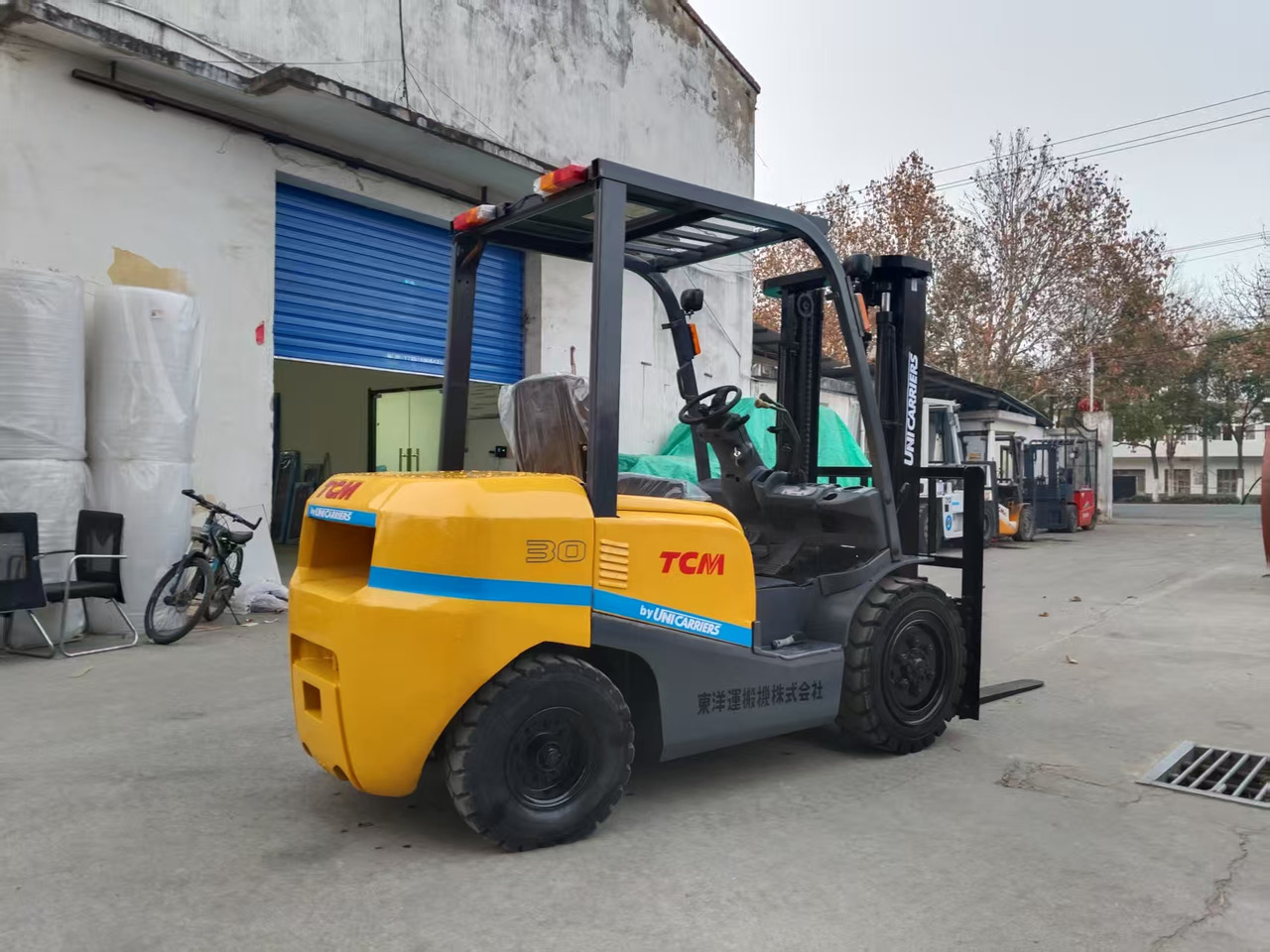 TCM FD30 Japan brand used 3 ton diesel forklift Customizable mast clamps - מלגזת סולר: תמונה 2 TCM FD30 Japan brand used 3 ton diesel forklift Customizable mast clamps - מלגזת סולר: תמונה 2