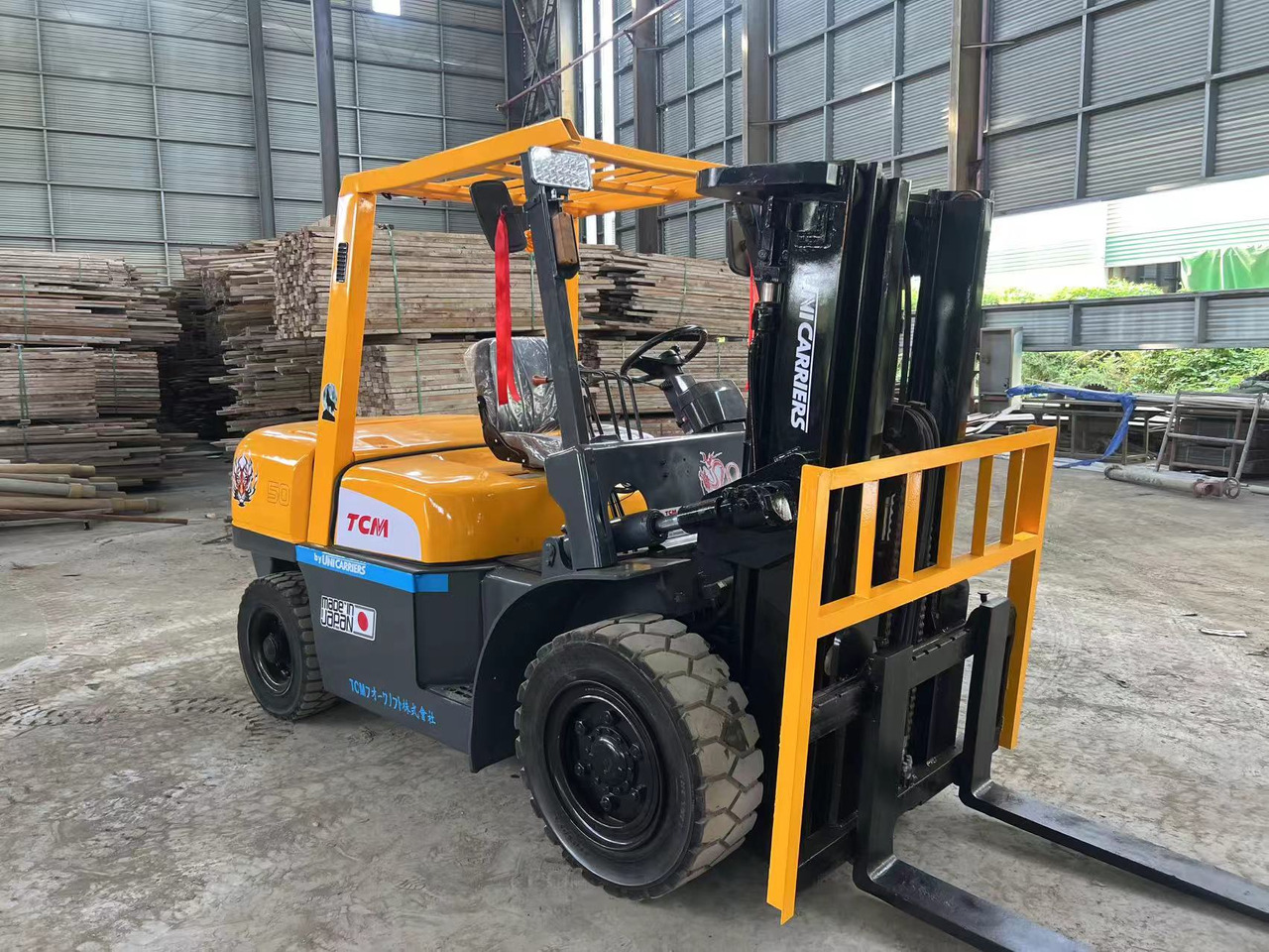 TCM fd50 japan brand original 5 ton diesel forklift 3 section 4.5m Customizable mast clamp side shift - מלגזת סולר: תמונה 1 TCM fd50 japan brand original 5 ton diesel forklift 3 section 4.5m Customizable mast clamp side shift - מלגזת סולר: תמונה 1