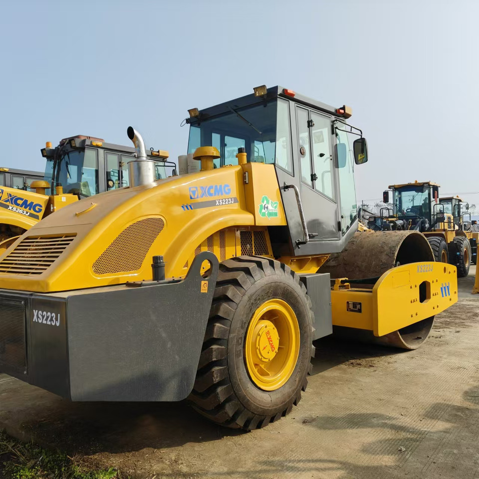 XCMG XS223J used road roller low hours factory price - רולר כביש: תמונה 3 XCMG XS223J used road roller low hours factory price - רולר כביש: תמונה 3