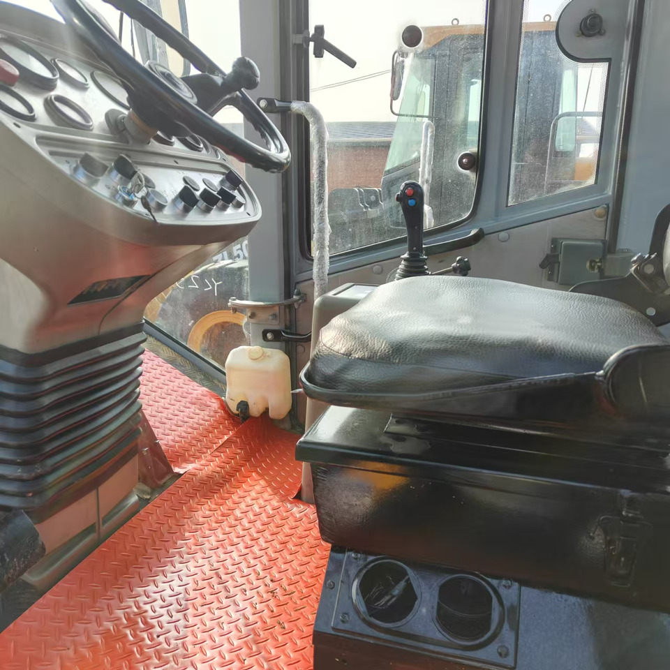 XCMG XS223J used road roller low hours factory price - רולר כביש: תמונה 4 XCMG XS223J used road roller low hours factory price - רולר כביש: תמונה 4