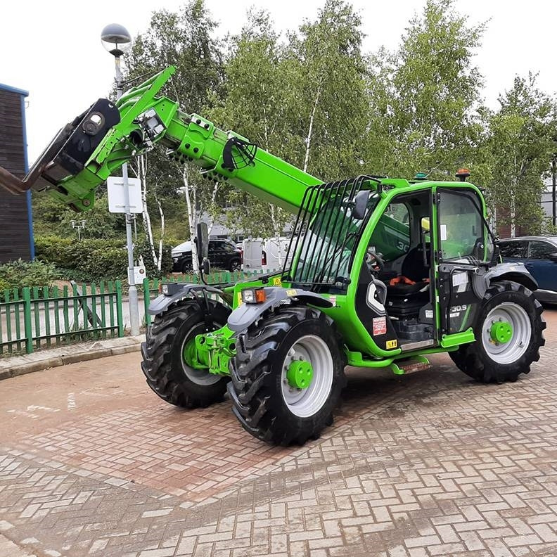 Merlo TF 30.9 - מפעיל טלסקופי: תמונה 2 Merlo TF 30.9 - מפעיל טלסקופי: תמונה 2
