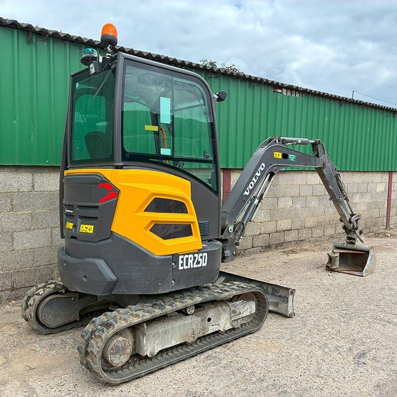 Volvo ECR25D - מיני מחפר: תמונה 2 Volvo ECR25D - מיני מחפר: תמונה 2