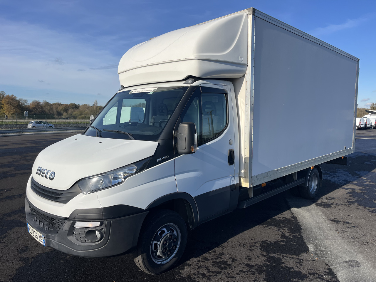 IVECO DAILY - כלי רכב מסחרי עם תיבה: תמונה 2 IVECO DAILY - כלי רכב מסחרי עם תיבה: תמונה 2