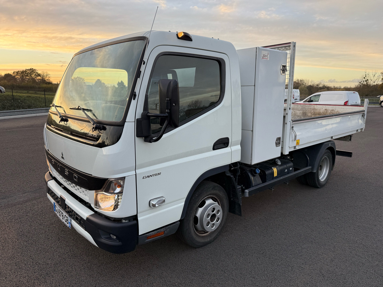 Mitsubishi Canter Fuso - כלי רכב מסחרי מזהיר: תמונה 2 Mitsubishi Canter Fuso - כלי רכב מסחרי מזהיר: תמונה 2
