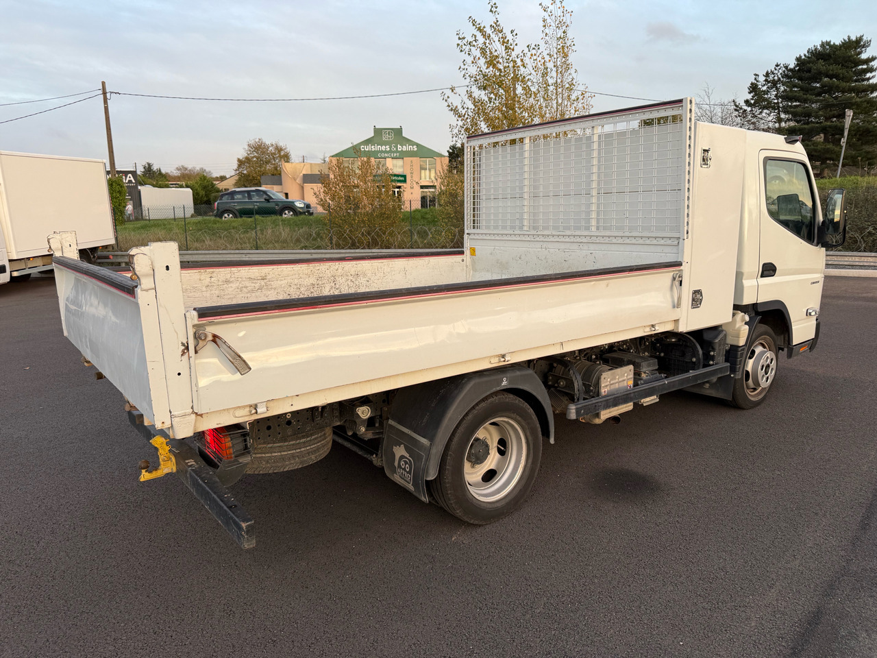 Mitsubishi Canter Fuso - כלי רכב מסחרי מזהיר: תמונה 4 Mitsubishi Canter Fuso - כלי רכב מסחרי מזהיר: תמונה 4