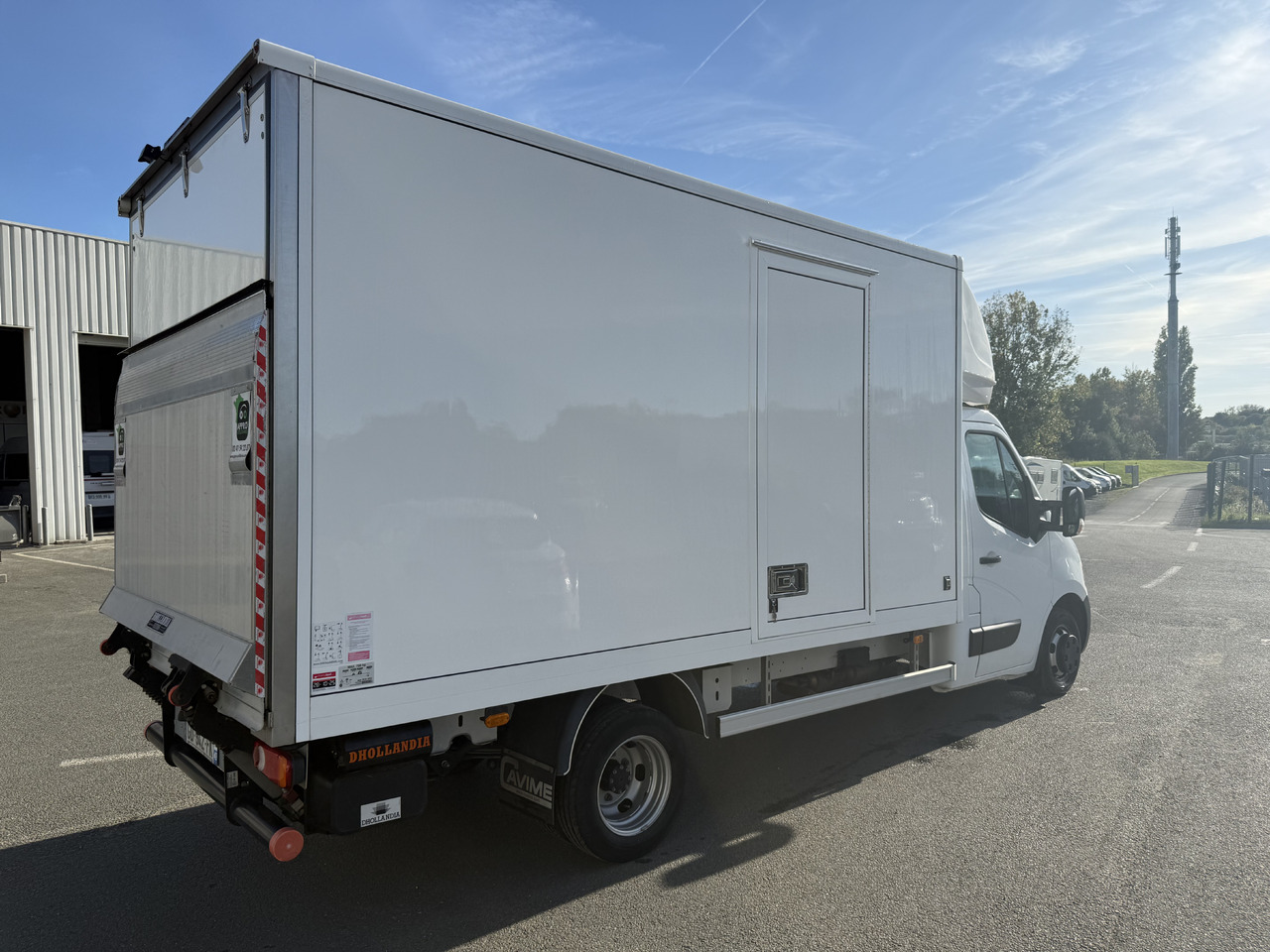 OPEL MOVANO - כלי רכב מסחרי עם תיבה: תמונה 3 OPEL MOVANO - כלי רכב מסחרי עם תיבה: תמונה 3