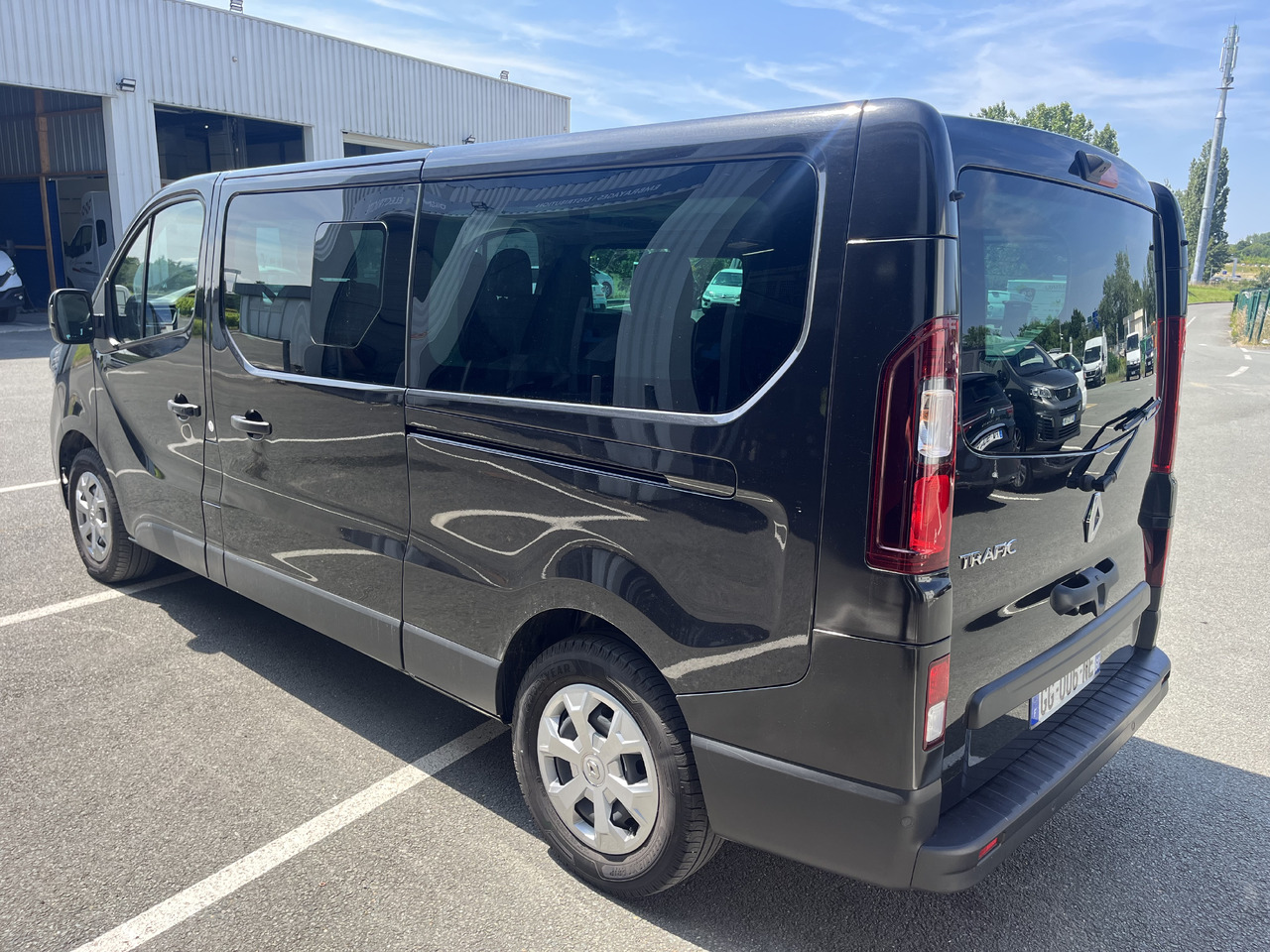 RENAULT TRAFIC 2.0DCI150 L2H1 - מיניבוס, כלי רכב מסחרי לנוסעים: תמונה 3 RENAULT TRAFIC 2.0DCI150 L2H1 - מיניבוס, כלי רכב מסחרי לנוסעים: תמונה 3