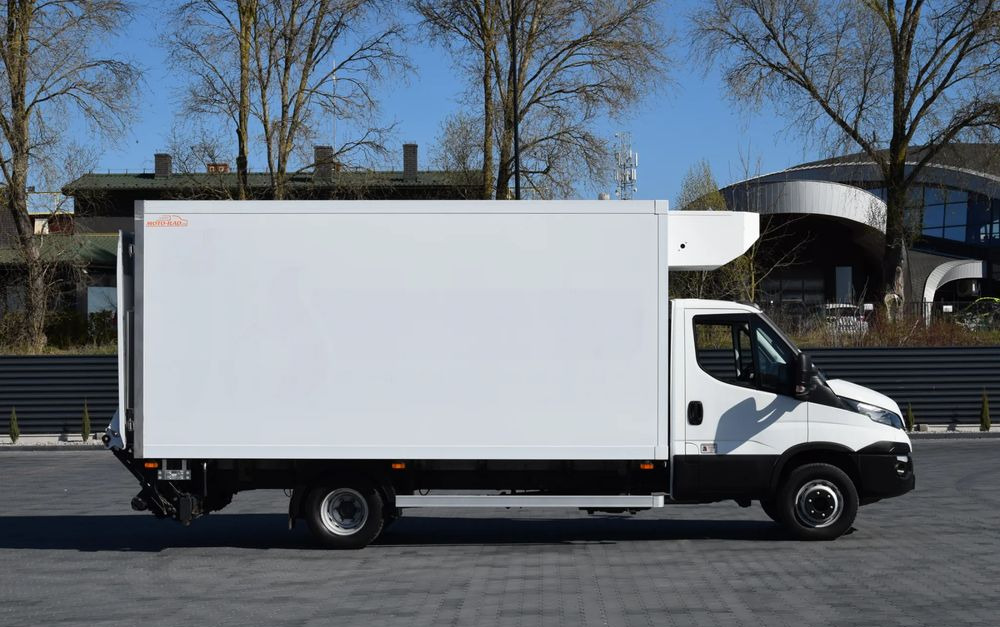Iveco DAILY 70C18 / 3.0 - 180 KM / AUTOMAT HI-MATIC / 3 OSOBY / CHŁODNIA - MROŹNIA 4,55 M / AGREGAD FRIGOBLOCK / WINDA SORENSEN / KLIMA / TEMPOMAT / KAMERA COFANIA / REGULOWANE ZAWIESZENIE / SERWISOWA - משאית קירור: תמונה 4 Iveco DAILY 70C18 / 3.0 - 180 KM / AUTOMAT HI-MATIC / 3 OSOBY / CHŁODNIA - MROŹNIA 4,55 M / AGREGAD FRIGOBLOCK / WINDA SORENSEN / KLIMA / TEMPOMAT / KAMERA COFANIA / REGULOWANE ZAWIESZENIE / SERWISOWA - משאית קירור: תמונה 4
