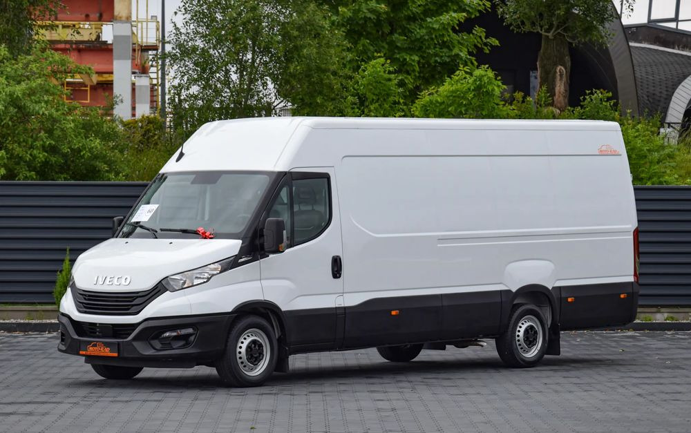 Iveco DAILY MAXI 35S16 / 2.3 - 160 KM / AUTOMAT HI-MATIC / NOWY MODEL / 3 OSOBY / DOSTAWCZE / BLASZAK / KLIMA / CZUJNIKI COFANIA / NISKI PRZEBIEG / 2022 / SERWISOWANY / Z NIEMIEC - כלי רכב מסחרי עם לוח: תמונה 1 Iveco DAILY MAXI 35S16 / 2.3 - 160 KM / AUTOMAT HI-MATIC / NOWY MODEL / 3 OSOBY / DOSTAWCZE / BLASZAK / KLIMA / CZUJNIKI COFANIA / NISKI PRZEBIEG / 2022 / SERWISOWANY / Z NIEMIEC - כלי רכב מסחרי עם לוח: תמונה 1