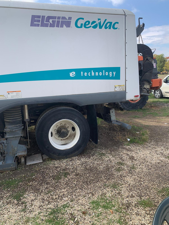 ELGIN GEOVAC VACUUM SWEEPER E TECHNOLOGY - מטאטא כבישים: תמונה 4 ELGIN GEOVAC VACUUM SWEEPER E TECHNOLOGY - מטאטא כבישים: תמונה 4