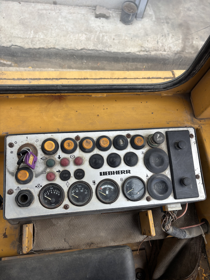 LIEBHERR PR 711 - דחפור: תמונה 3 LIEBHERR PR 711 - דחפור: תמונה 3