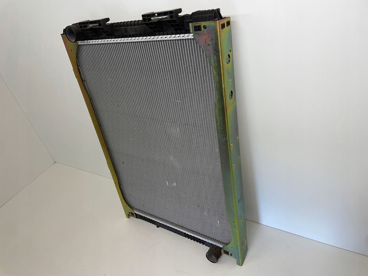 CHŁODNICA WODY MAN F2000 F 90 F 2000 F90 81061016437 - משאבת נוזל קירור עבור משאית: תמונה 3 CHŁODNICA WODY MAN F2000 F 90 F 2000 F90 81061016437 - משאבת נוזל קירור עבור משאית: תמונה 3