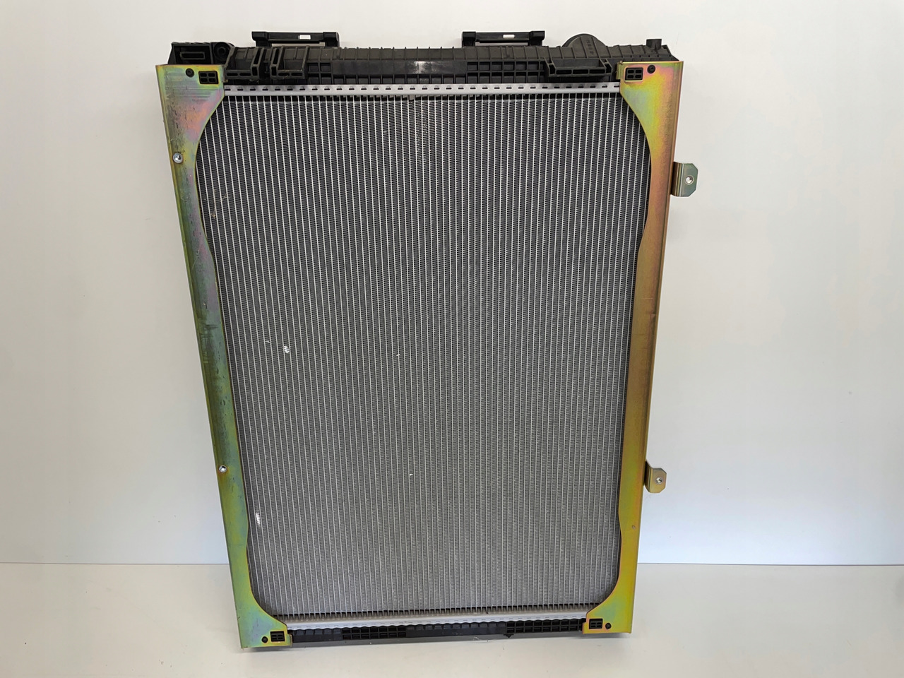 CHŁODNICA WODY MAN F2000 F 90 F 2000 F90 81061016437 - משאבת נוזל קירור עבור משאית: תמונה 4 CHŁODNICA WODY MAN F2000 F 90 F 2000 F90 81061016437 - משאבת נוזל קירור עבור משאית: תמונה 4