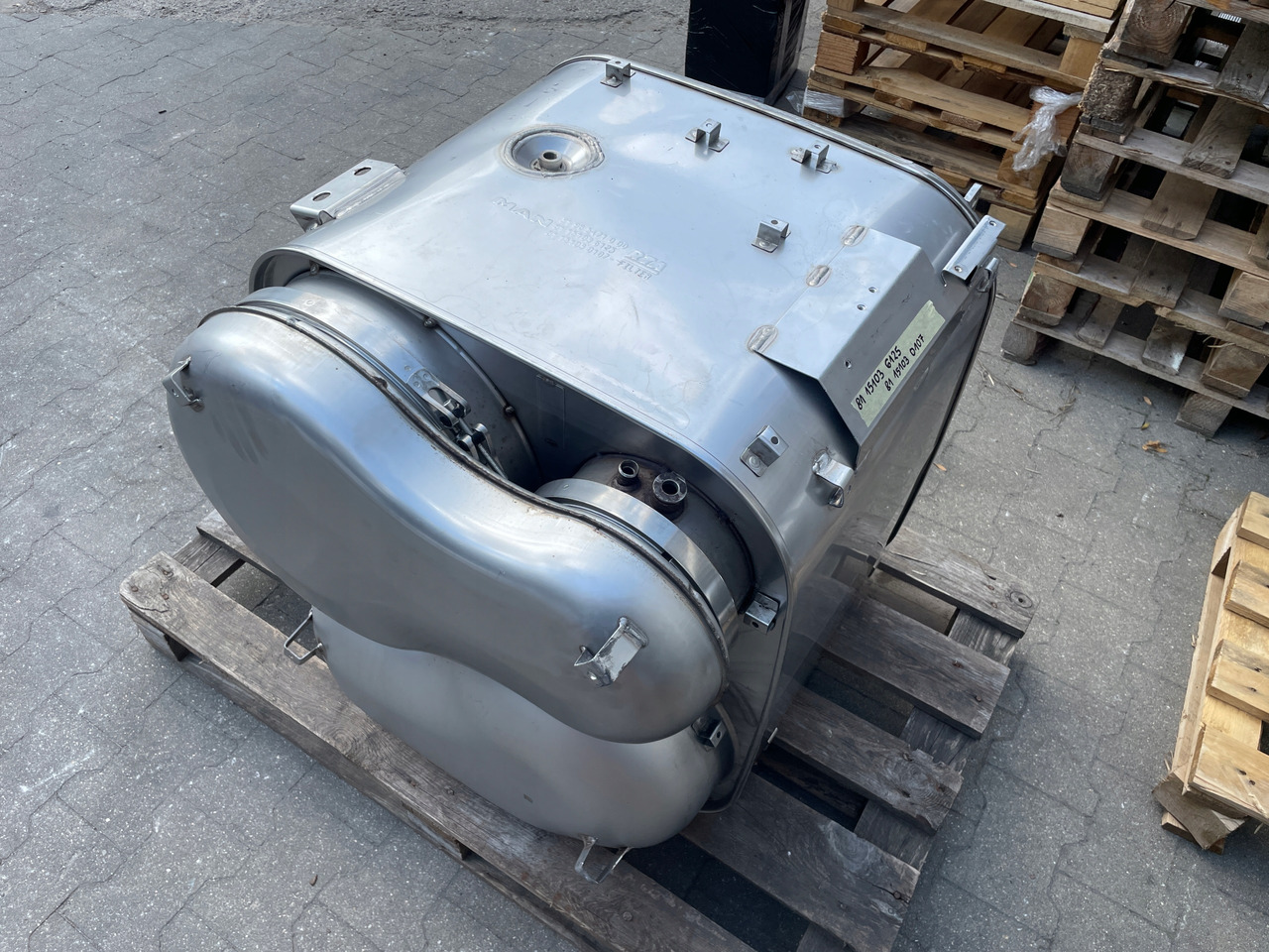 KATALIZATOR MAN TGX TGS EURO 6 DPF TŁUMIK WYDECH 81151036125 - ממיר קטליטי: תמונה 3 KATALIZATOR MAN TGX TGS EURO 6 DPF TŁUMIK WYDECH 81151036125 - ממיר קטליטי: תמונה 3