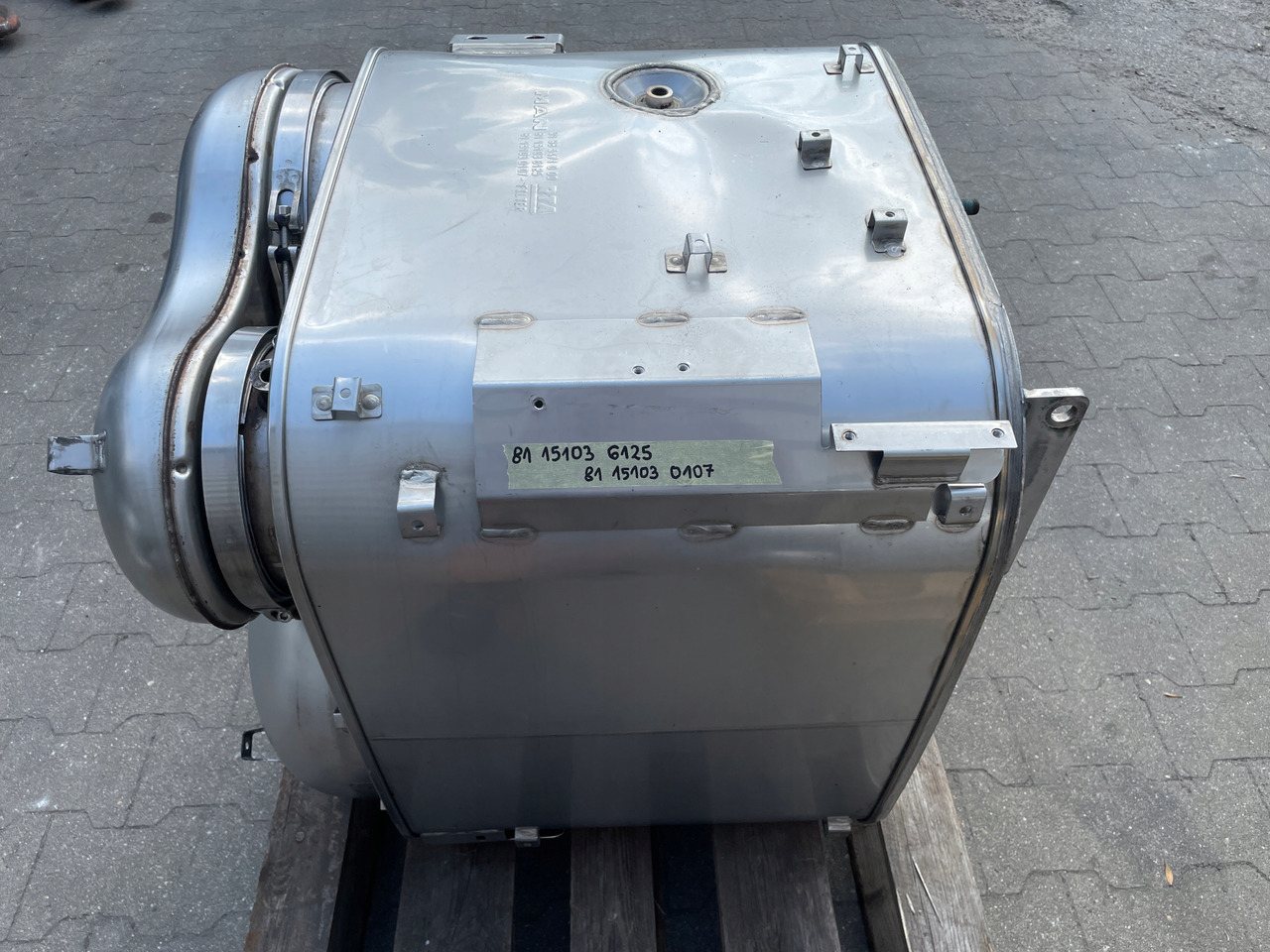 KATALIZATOR MAN TGX TGS EURO 6 DPF TŁUMIK WYDECH 81151036125 - ממיר קטליטי: תמונה 2 KATALIZATOR MAN TGX TGS EURO 6 DPF TŁUMIK WYDECH 81151036125 - ממיר קטליטי: תמונה 2