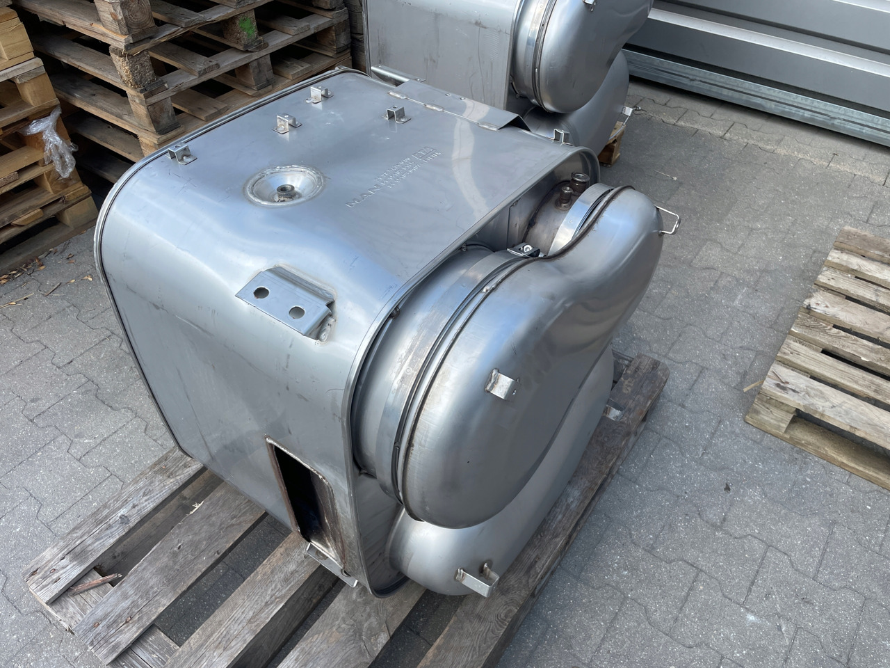 KATALIZATOR MAN TGX TGS EURO 6 DPF TŁUMIK WYDECH 81151036125 - ממיר קטליטי: תמונה 1 KATALIZATOR MAN TGX TGS EURO 6 DPF TŁUMIK WYDECH 81151036125 - ממיר קטליטי: תמונה 1