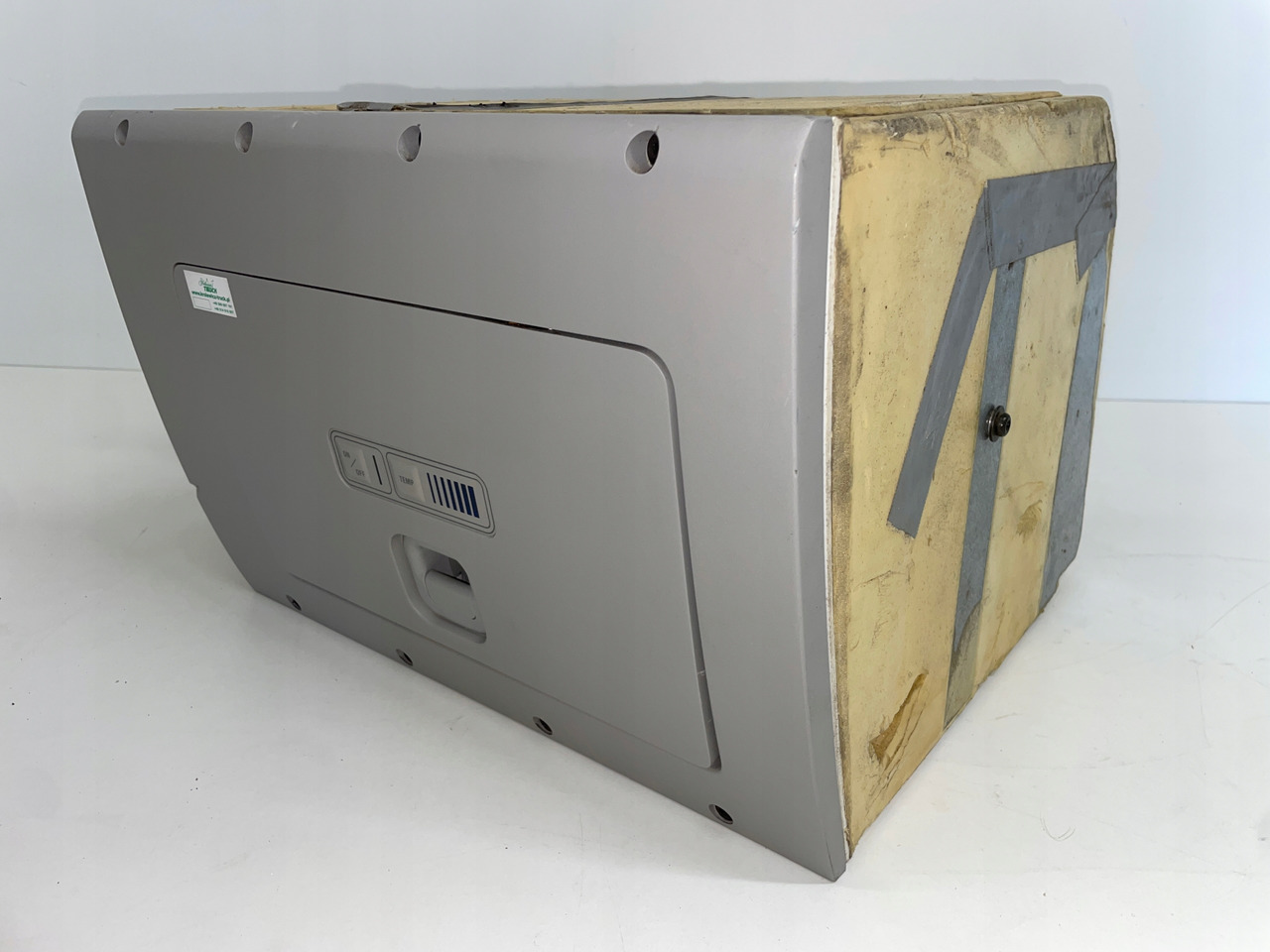 LODÓWKA CHŁODZIARKA VOLVO FH 20398817 , 061076791 - תא ופנים הרכב עבור משאית: תמונה 2 LODÓWKA CHŁODZIARKA VOLVO FH 20398817 , 061076791 - תא ופנים הרכב עבור משאית: תמונה 2